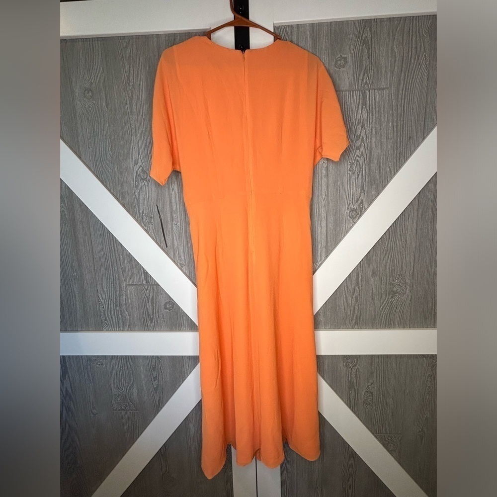 043. NWT Maggy London Dress Size 10 - Picture 2 of 4
